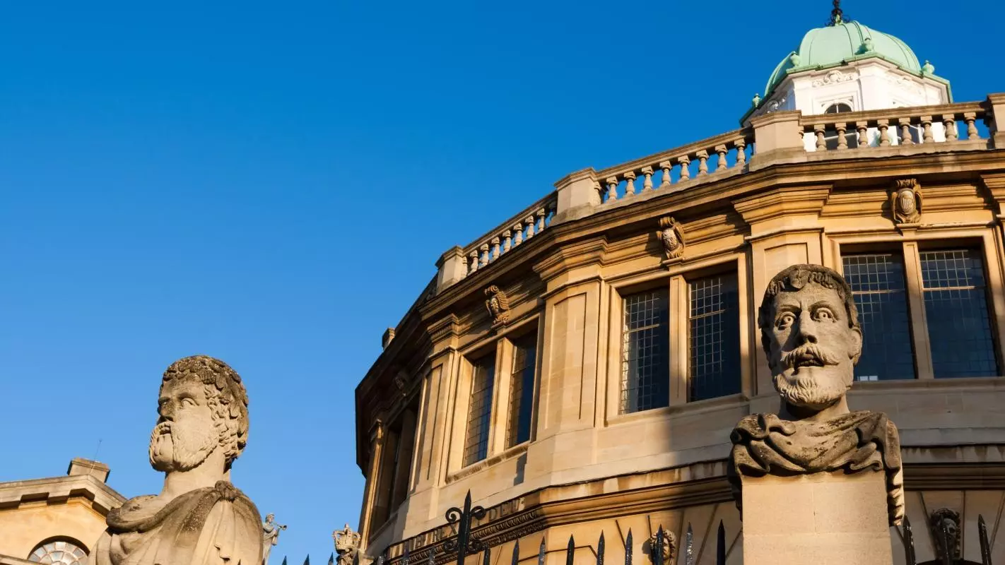 sheldonian theatre emperors heads